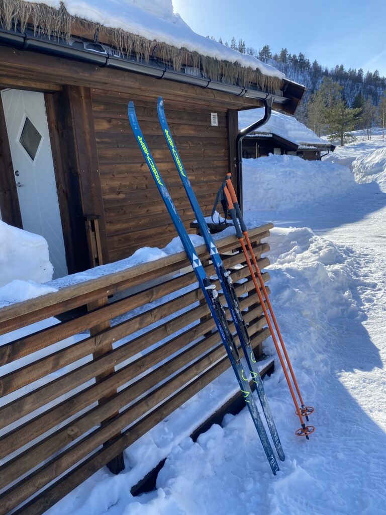 langlaufskis bij cabin